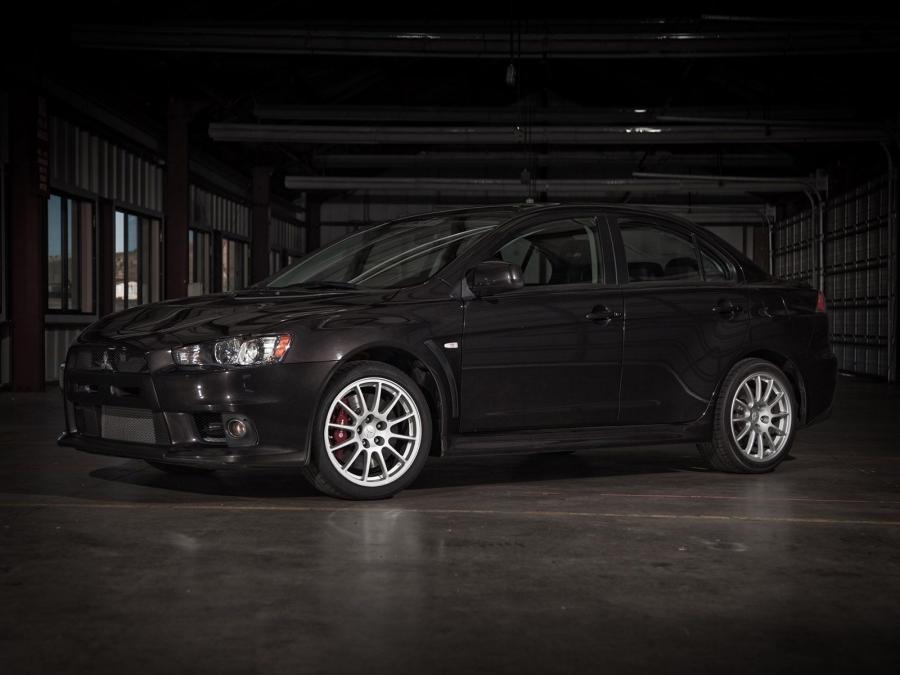  Mitsubishi Lancer Evolution X SE 2009 года  (US) (фото 10 из 11)